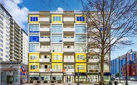 Stylish City Living Apartments With Free Parking In Midtown Atlanta